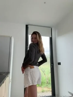 itscarlyjane - stripping out of my lingerie😏❤️‍🔥