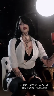 jinxultraviolet - I'm naked for you daddy🌸
