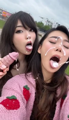 extraemily - happy monday !! check dms im taking the blues and the morning wood