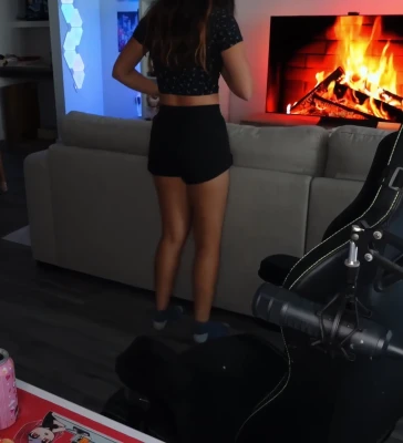 extraemily - Let me show you a good time!