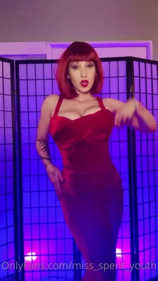 miss_spent_youth - You all love my Milf-looking tits 😛