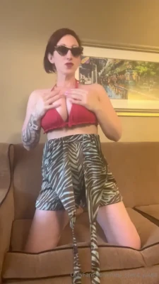 miss_spent_youth - I got style, attitude and hoop earrings
