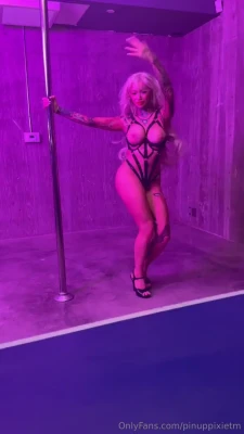 pinuppixie - GUARDA COSA TI HO INVIATO NEI TUOI MESSAGGI PRIVATI