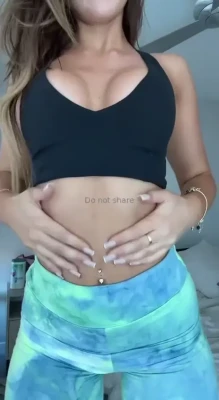 smwea - An old crushing vid 😌😜 new stuff will come tomorrow so stay