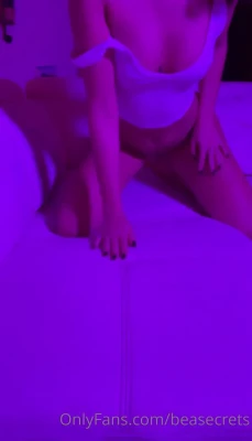 beessecrets - A very lucky fan got to massage me head to toe... Of course he