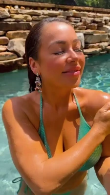 jenni - Let them bounce 😈😍