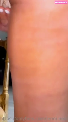 jenni - ╰(▔∀▔)╯ will you touch my ass?
