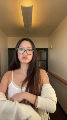 fartsbeingsucked - If you could only choose one which lips would you kiss? 💋