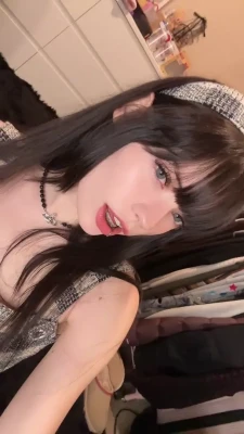 sizzlymizzly - Like and comment to my posts bby if you want to stand out and if you