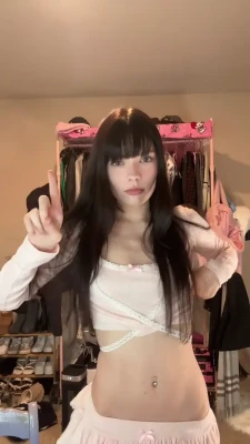 sizzlymizzly - I’m just a little cocksucker sucking a lot of cocks