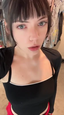 sizzlymizzly - Small but big tits 😅