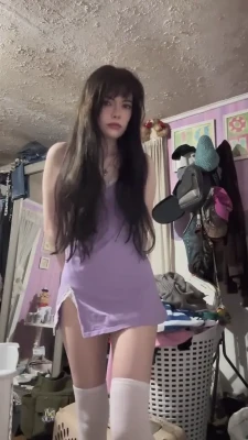 sizzlymizzly - Oops my dress just slipped and I wasn’t wearing a bra 😅