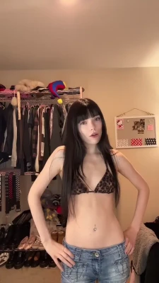 sizzlymizzly - good girl vs cheeky girl