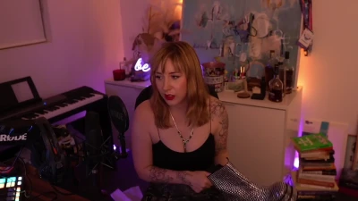 pixelsmixel - Let me show you how I cum for you in 10 minutes 😈  Hehe I was
