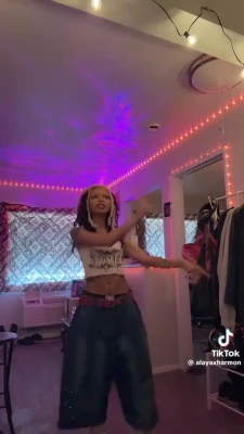 alayaxharmon - Are you missing me? Thinking about becoming a paid page so I can