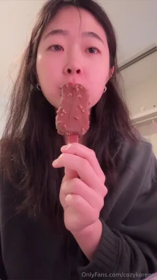 cozykorean - I Got Caught by a Stranger :)