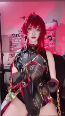viku_li - For the person that hits  500 I ll be sending them a pair of my