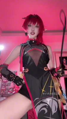 viku_li - Who woke up this morning in the mood for a titty fuck? ME 😩😈🍆