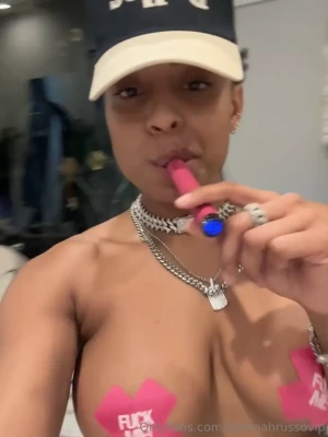 qflex_4life - being a sneaky lil slut at work is my FAVORITE thing to do