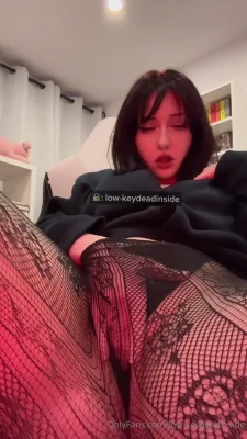 low - Want me to continue strip for you? 💗