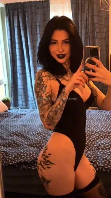 linaroeschr - Little squirty girl!