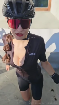 vivianarobba - Leather and silk! 🤤
