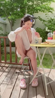 jenasis - Choose your focus baby😏🤤 Swipe