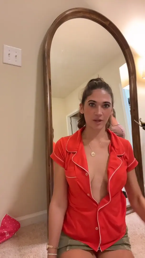 itsmarsworld22 - Check your DM’s, we have a surprise for you 🍑💦 part 1