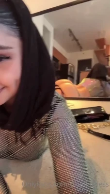 divaflawless - Are you a boobs or bum guy?