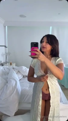 divaflawless - Imagine that we are on Face Time and suddenly I show you my tits .