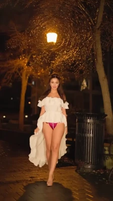 divaflawless - Naked & glasses