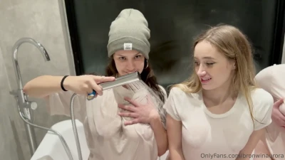 bronwin123 - Bent over waiting for you
