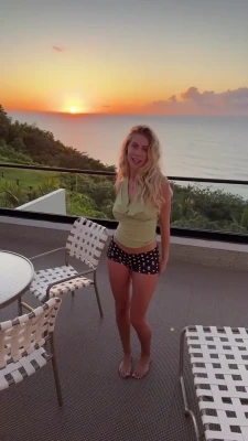 prettykitty2tiddy - Wanna see my boot balls?