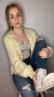 lilbunniexoxo - Feeling good who wants to rub some oil all over me