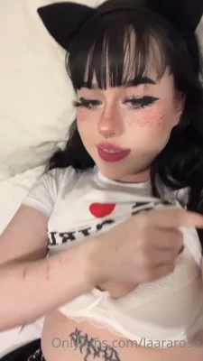 laararose - Does it look tight Papi?