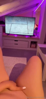 daintywilders - Watch me put my vibrator on high and tease my clit  This is just a