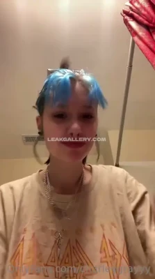 charleygrayyy - god I really need someone to help hold the funnel