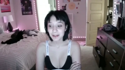 charleygrayyy - Just a short clip of @raven.tate and I vaping and talking in between