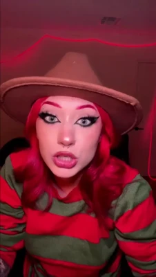 charleygrayyy - Keep me warm please 🥰🥰