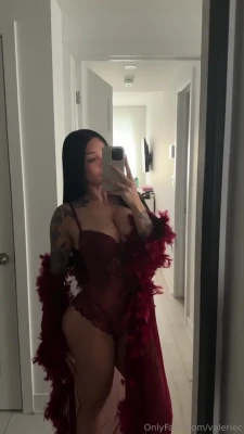 valeriekay - Good morning everyone!! Have a great, sexy day 😘