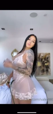 valeriekay - After stuffing this lil jeweled anal plug in, I immediately craved a
