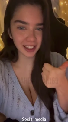 sarahbustani - Giving blowjobs in the car is so fun and sexy, it makes me so horny