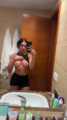 desi_cheeks - Ready to win a 3 minute solo custom? Once the goal is met you'll get