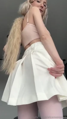 alicemoonvip - Happy MOANDAY 😍 part 1