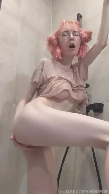 alicemoonvip - Exclusive pics, so glad i got my new phone! Content imcoming! #porn