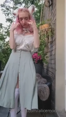 alicemoonvip - The leggings cannot contain this PAWG ASS! 😍 Getting dressed and