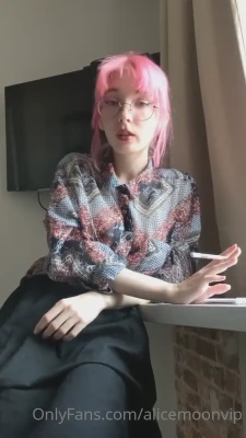 alicemoonvip - Cum covered Snickers for breakfast