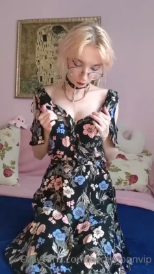 alicemoonvip - Tip to see me get my pussy destroyed 😏😈