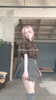 alicemoonvip - To those leaking my onlyfans content, let me make something clear.