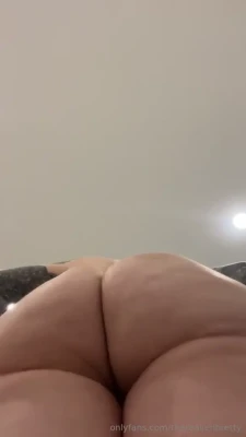 therealjenbretty - Love when @frenchrusky suck my dick like that 🥵